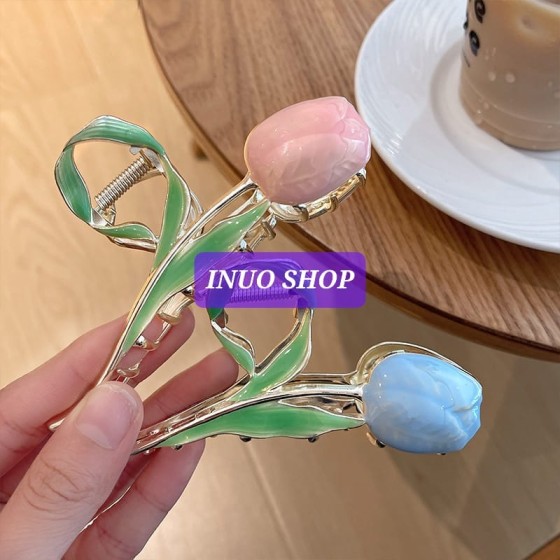 Pinza con diseño de tulipán